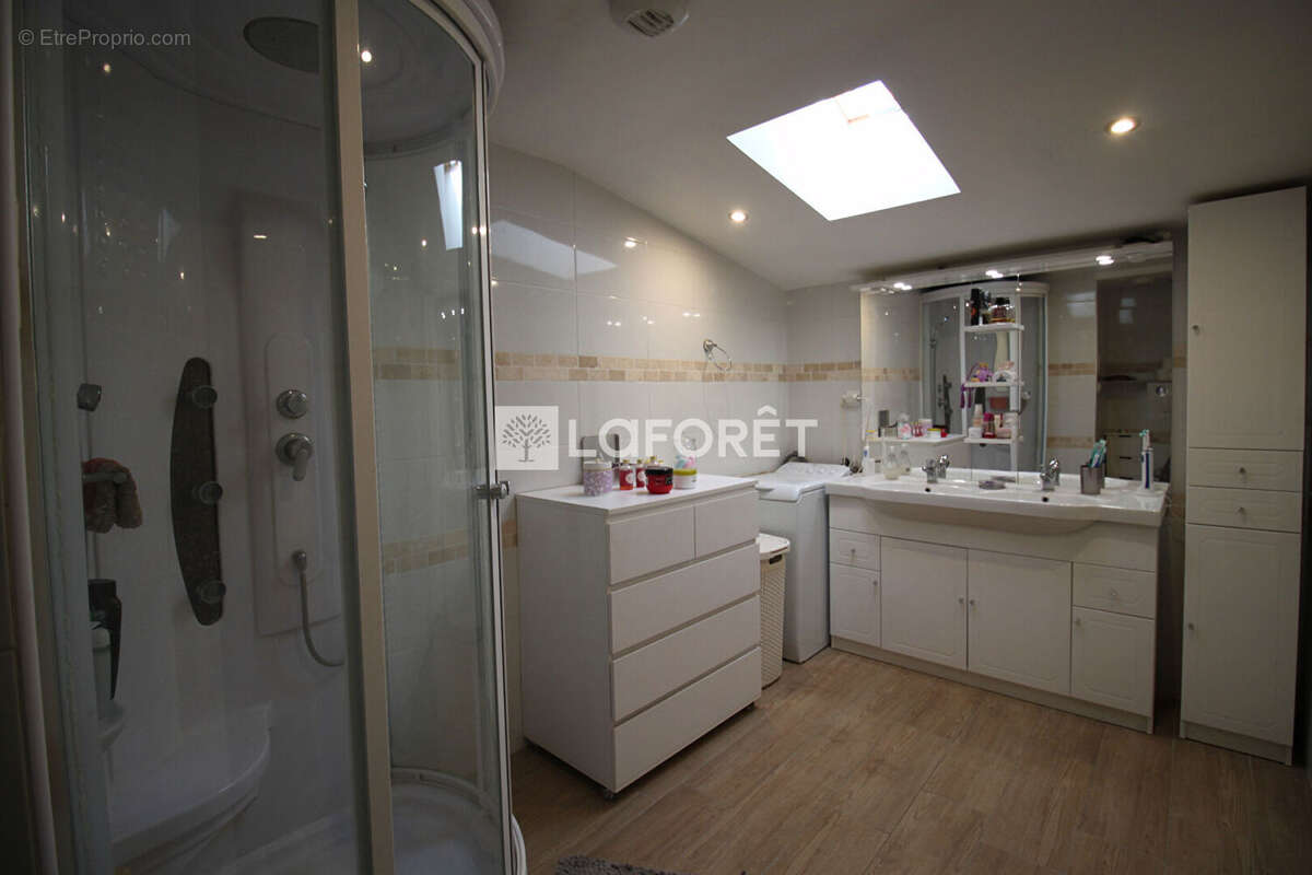 Maison à CONDAT-SUR-TRINCOU