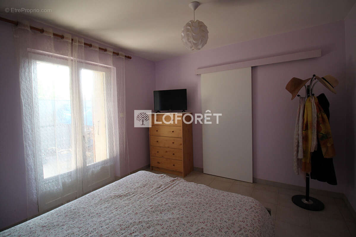 Maison à CONDAT-SUR-TRINCOU