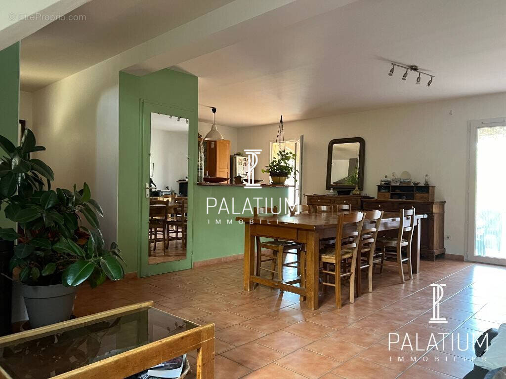 Maison à GREOUX-LES-BAINS