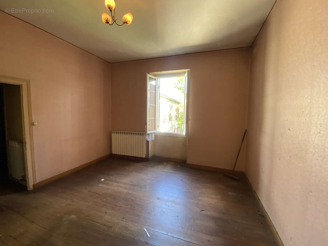 Maison à SAINT-PIERRE-D&#039;AURILLAC