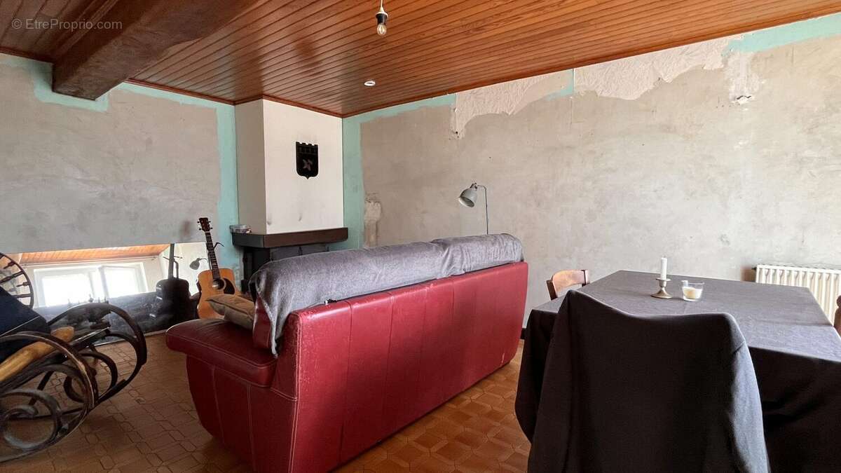 Maison à BONNETABLE