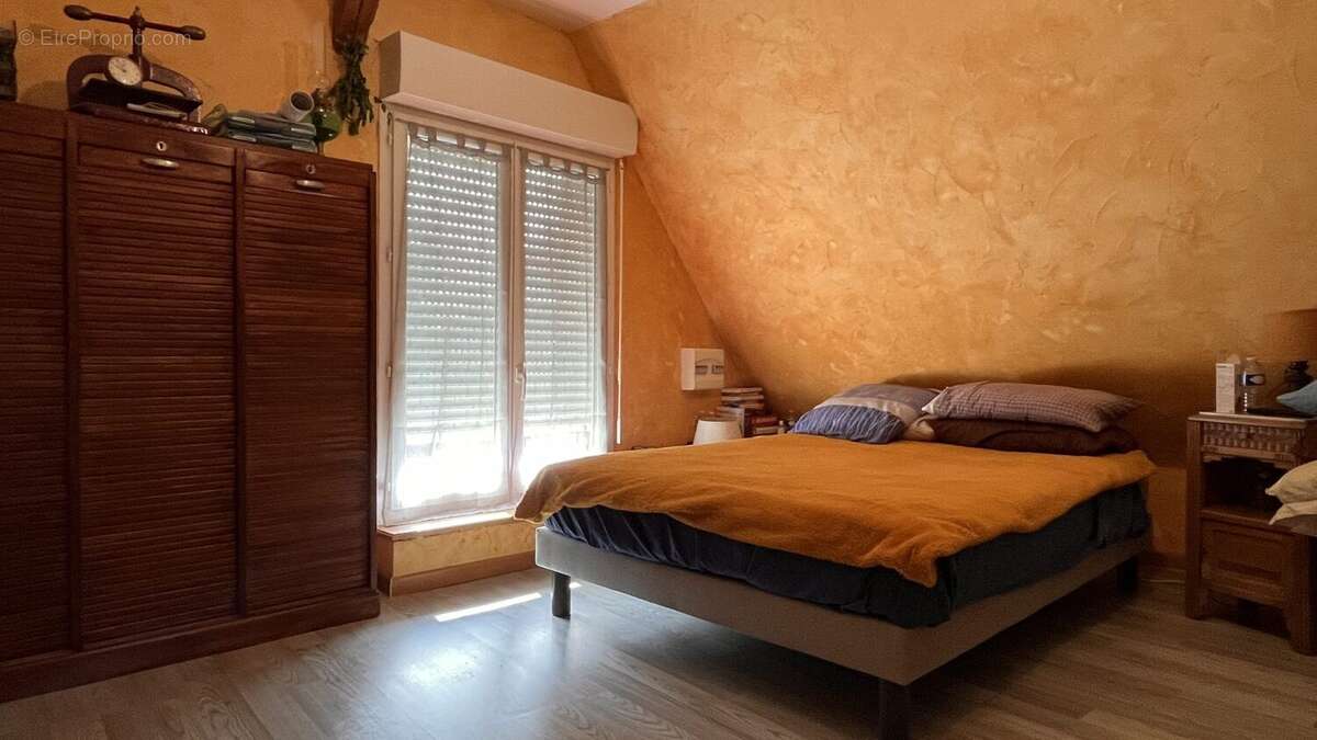 Maison à BONNETABLE