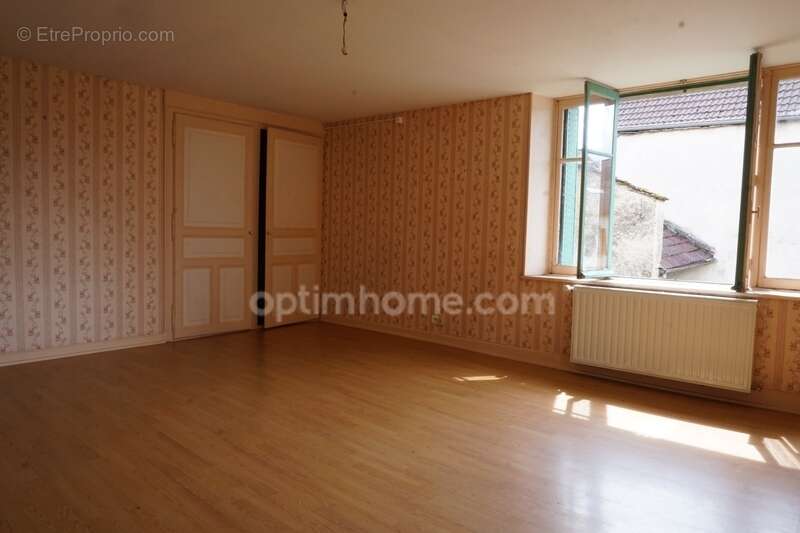 Maison à LUXEUIL-LES-BAINS