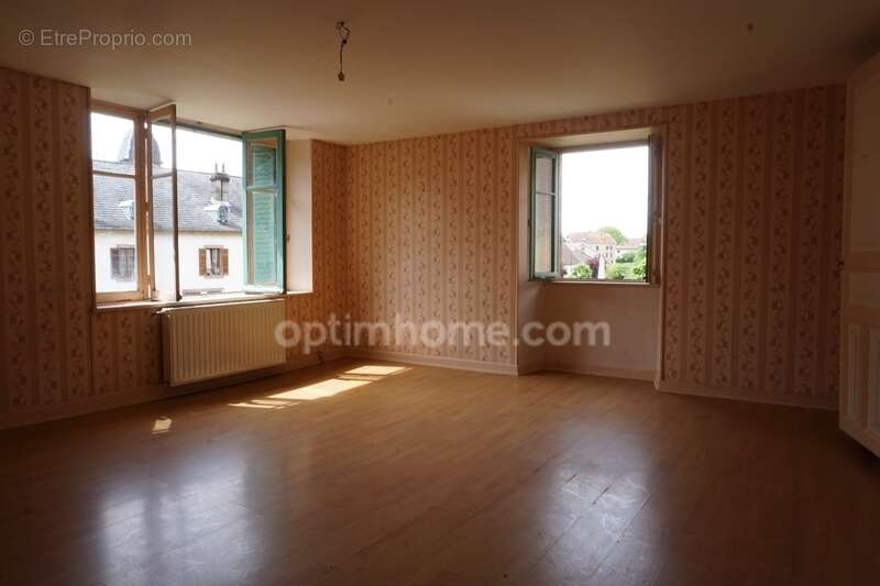 Maison à LUXEUIL-LES-BAINS