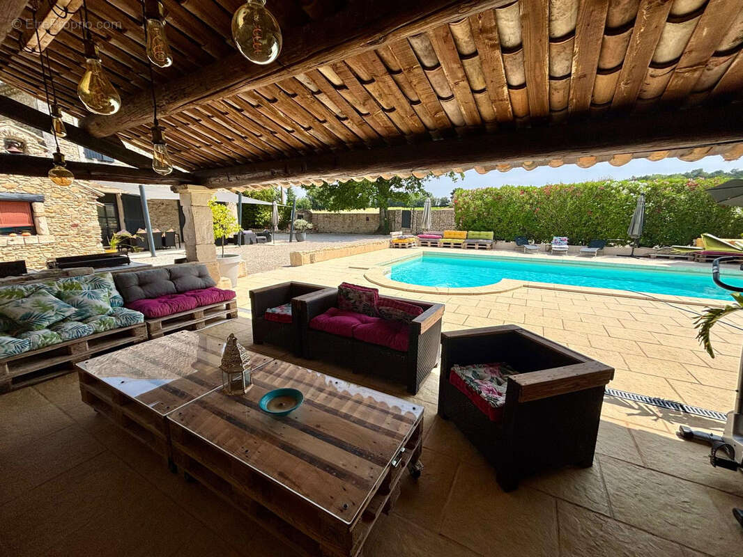 Maison à SUZE-LA-ROUSSE