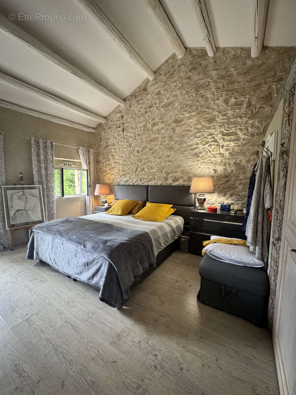 Maison à SUZE-LA-ROUSSE