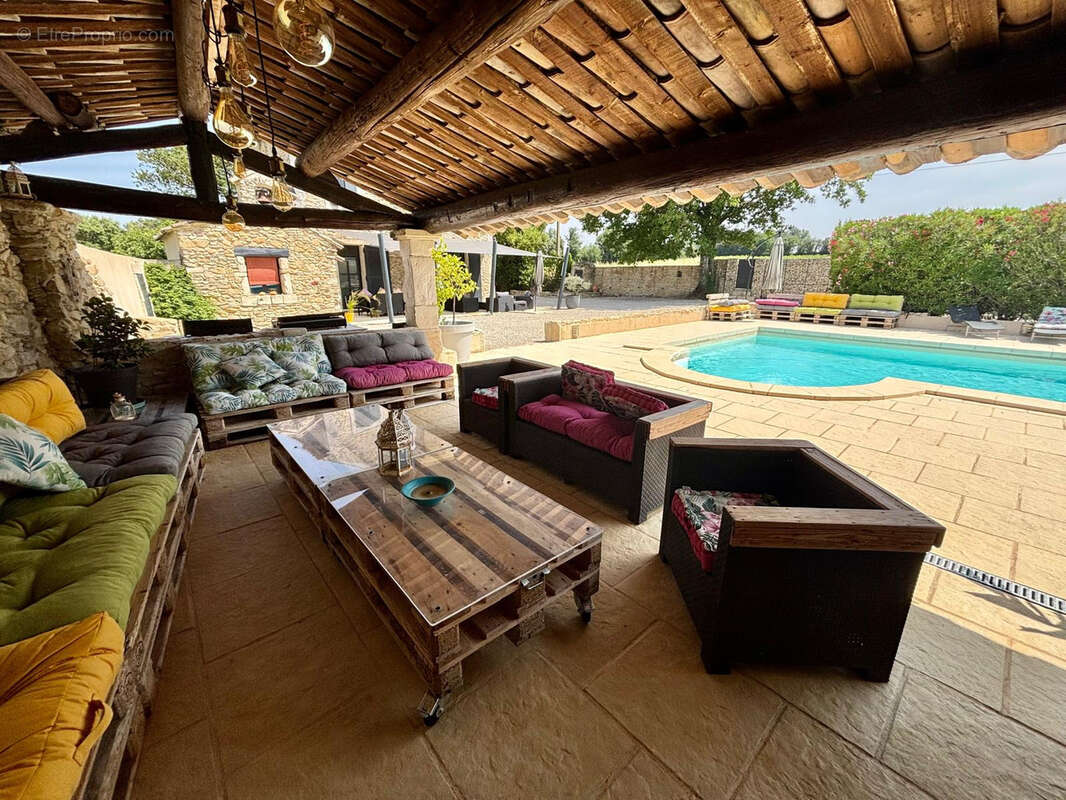 Maison à SUZE-LA-ROUSSE