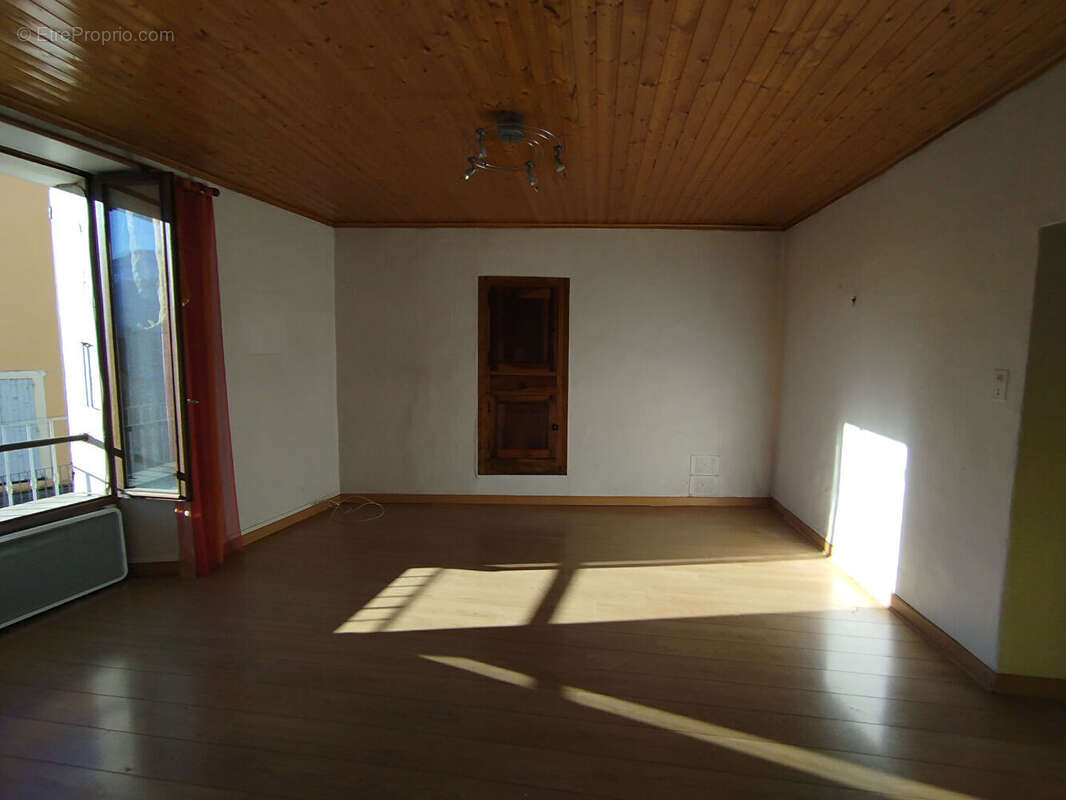 Appartement à SEYNE