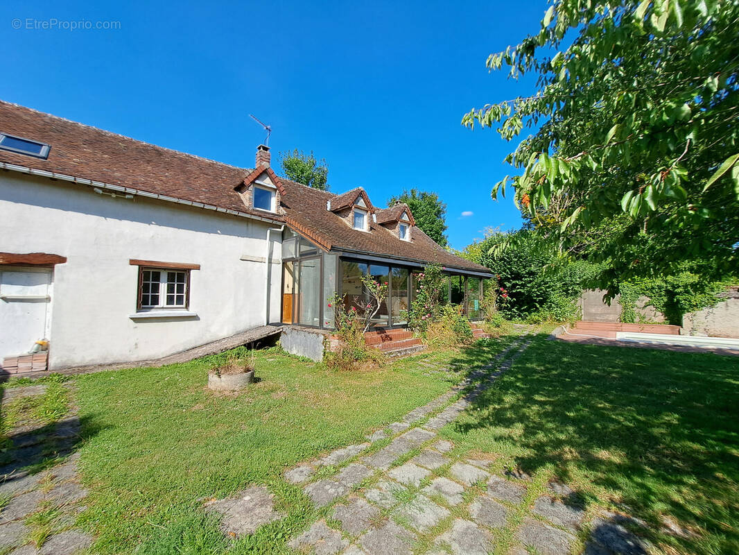 Maison à THORIGNY-SUR-OREUSE