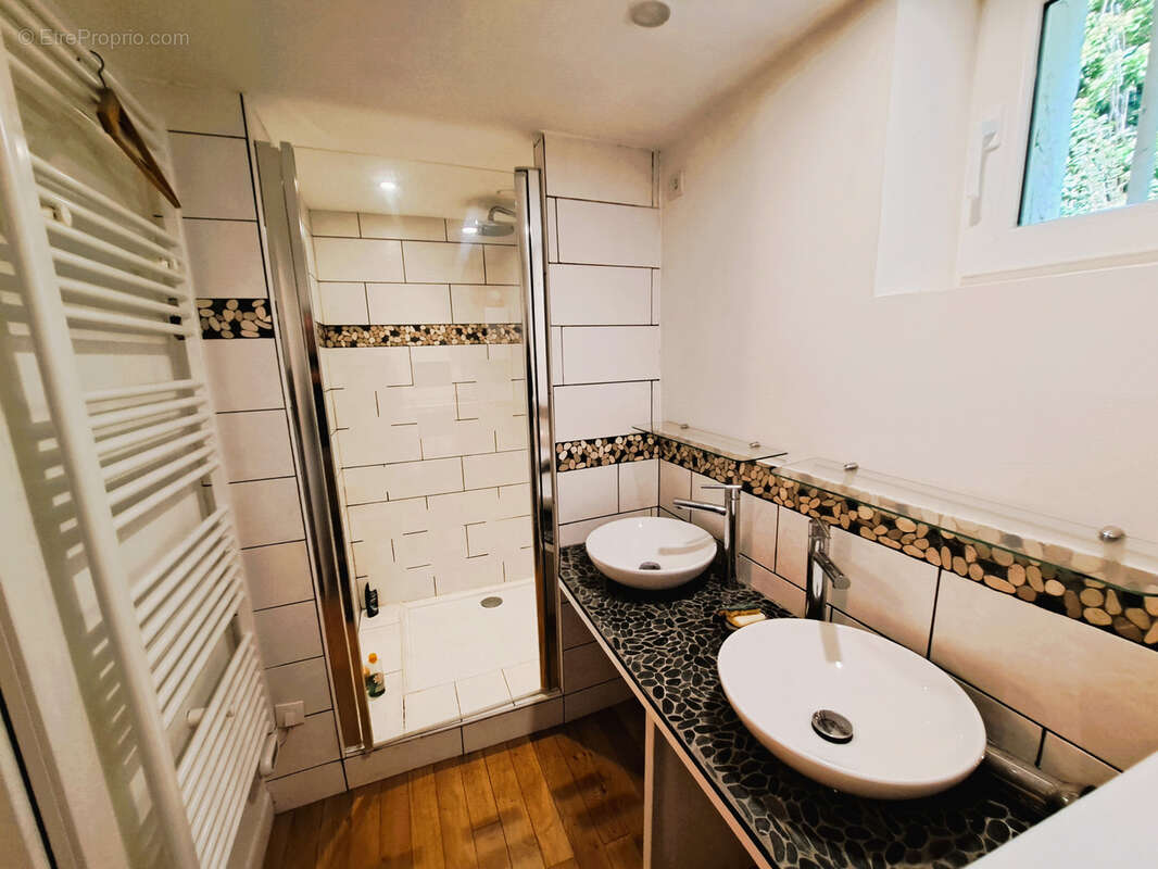 Maison à THORIGNY-SUR-OREUSE