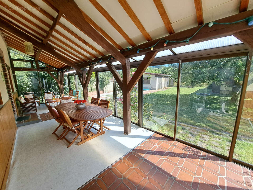 Maison à THORIGNY-SUR-OREUSE