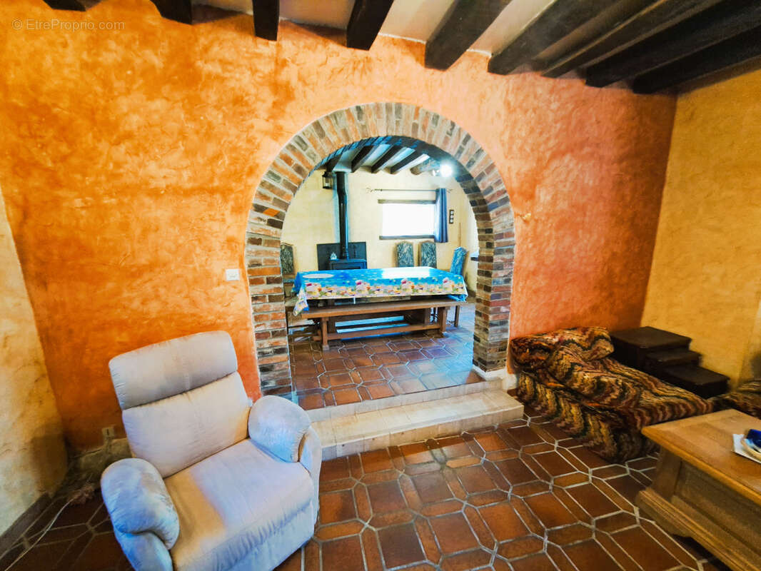 Maison à THORIGNY-SUR-OREUSE