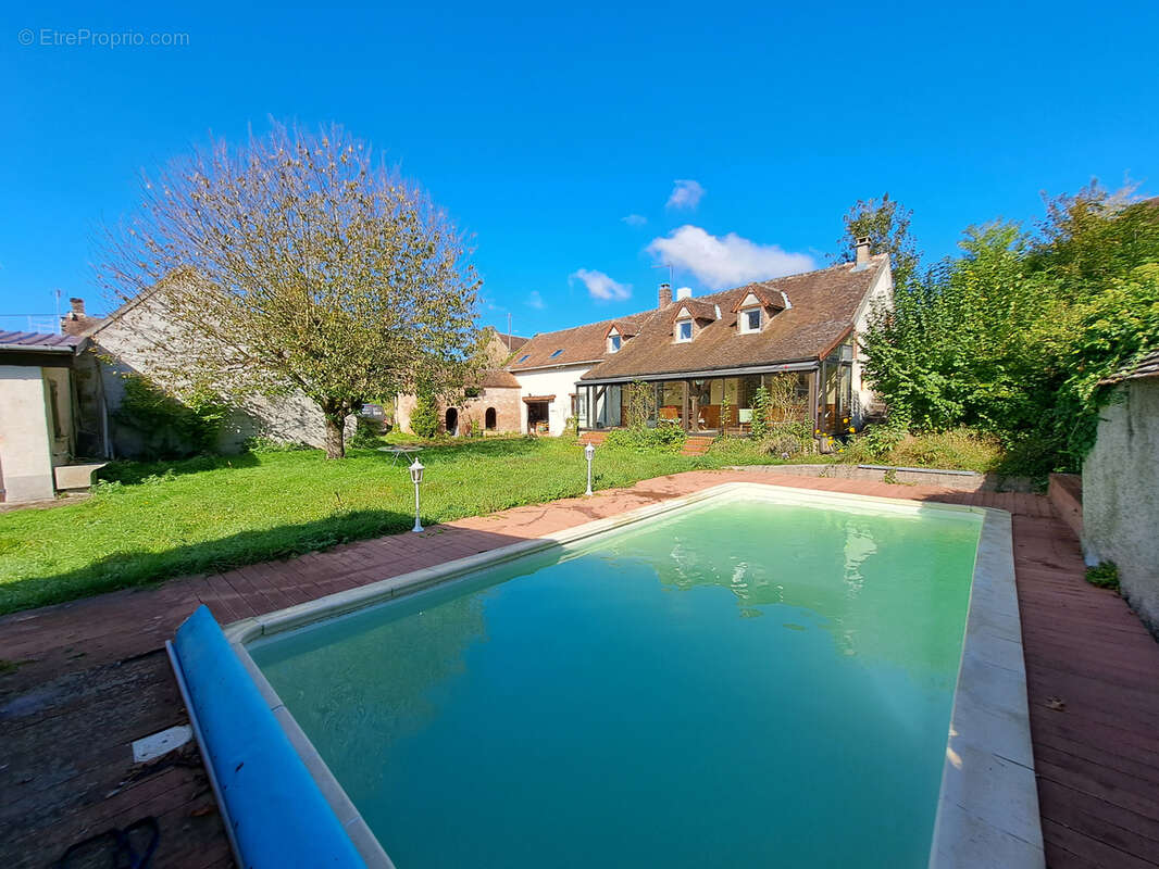 Maison à THORIGNY-SUR-OREUSE