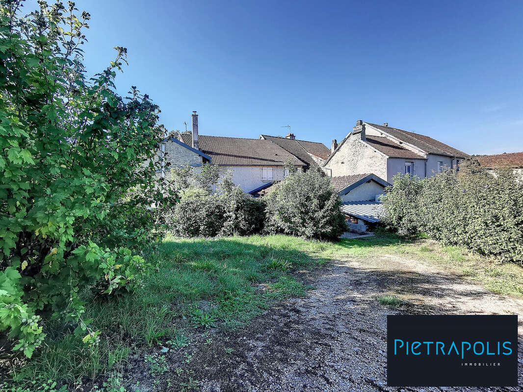 Autre à MONTSAUGEON