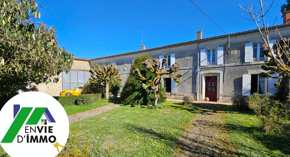 Maison à SAINT-GEORGES-DE-REX