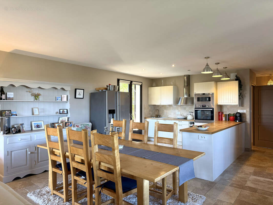 Maison à TOMBEBOEUF