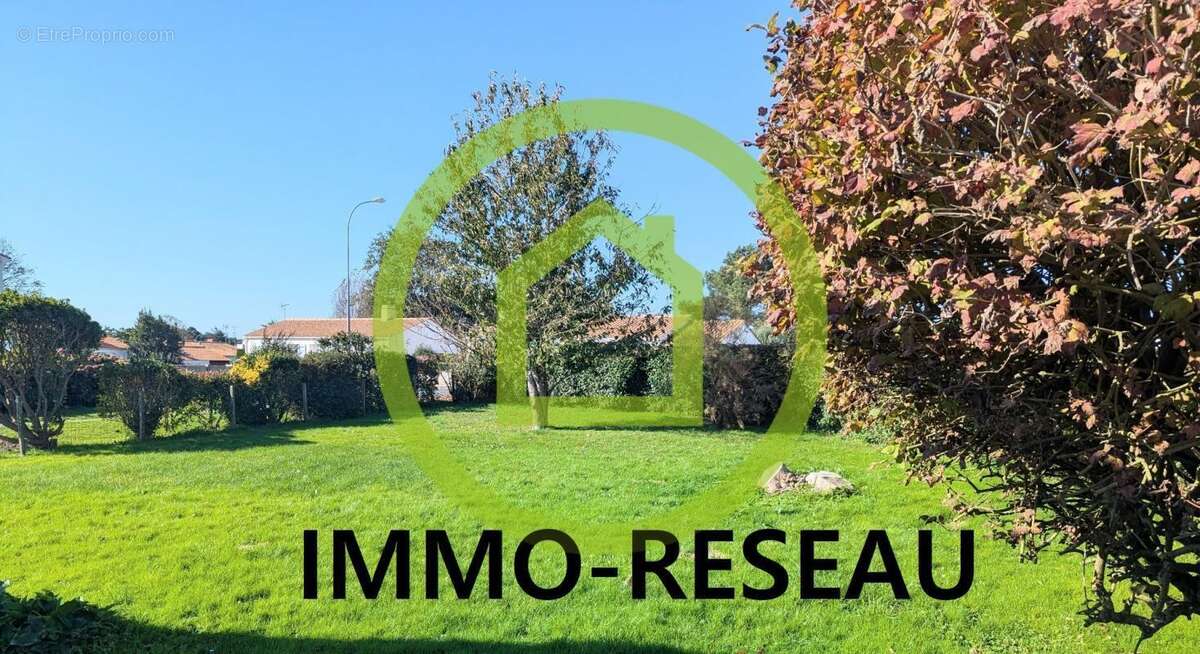 Terrain à BEAUVOIR-SUR-MER