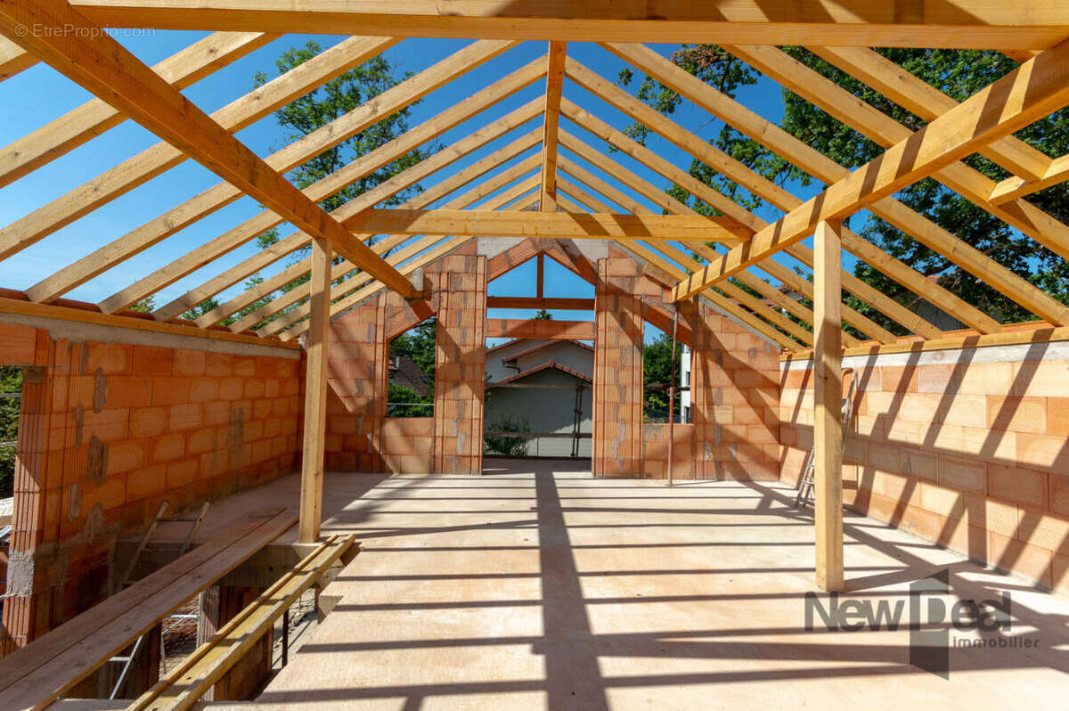 Maison à PREVESSIN-MOENS