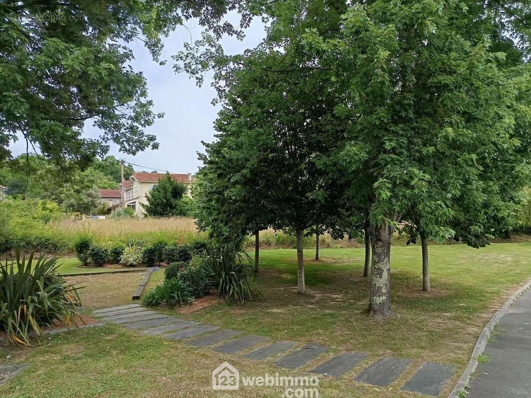 Terrain à CASTEIDE-CANDAU