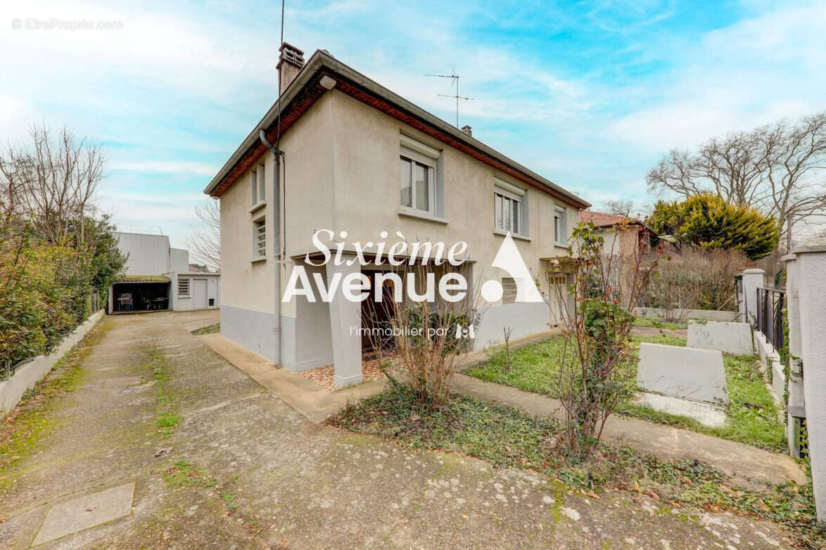 Maison à VAULX-EN-VELIN