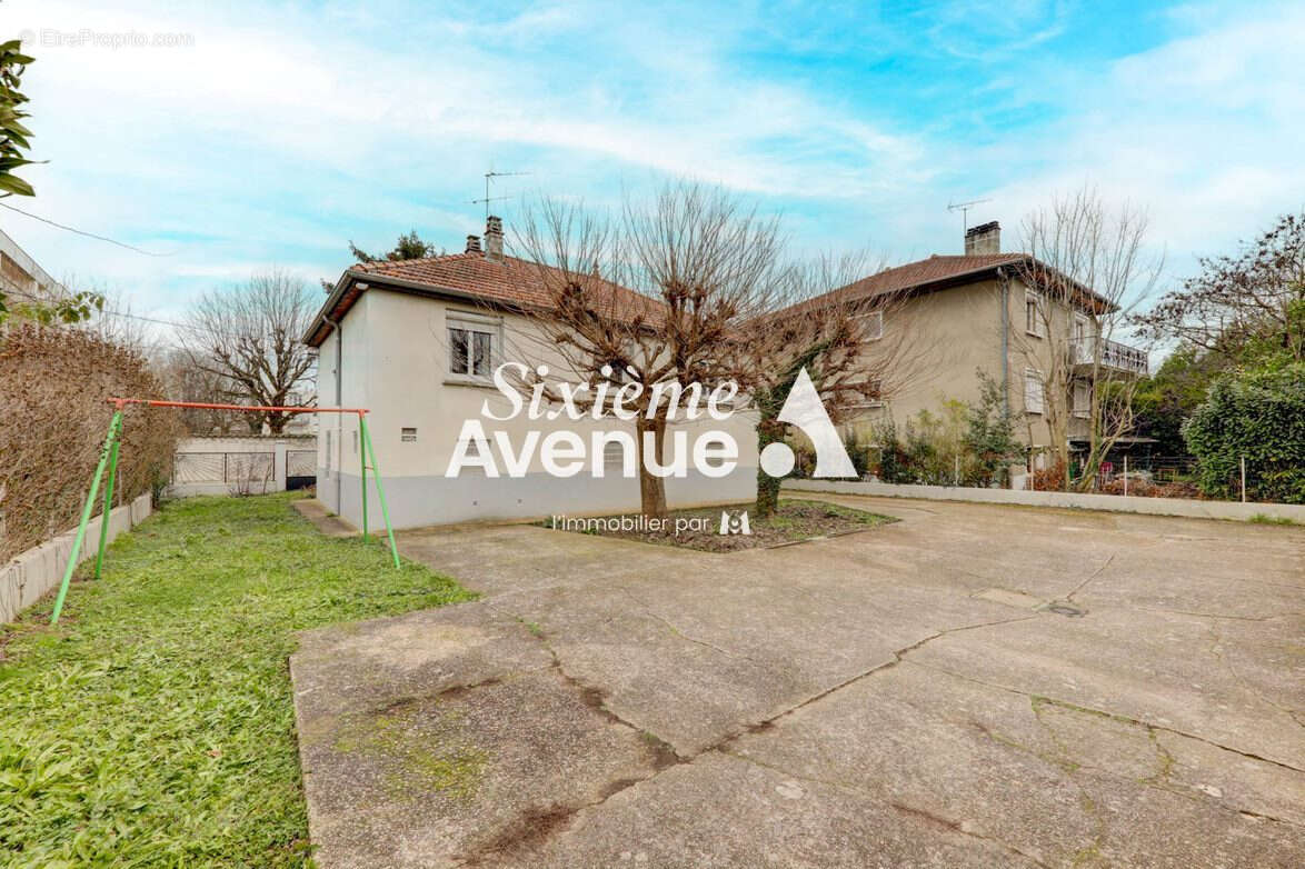 Maison à VAULX-EN-VELIN