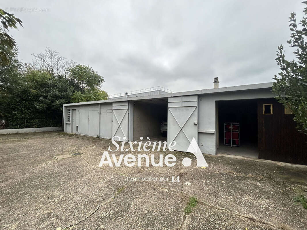 Maison à VAULX-EN-VELIN