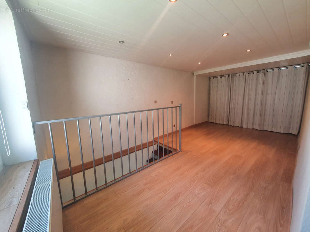 Maison à SAINT-BONNET-DE-MURE