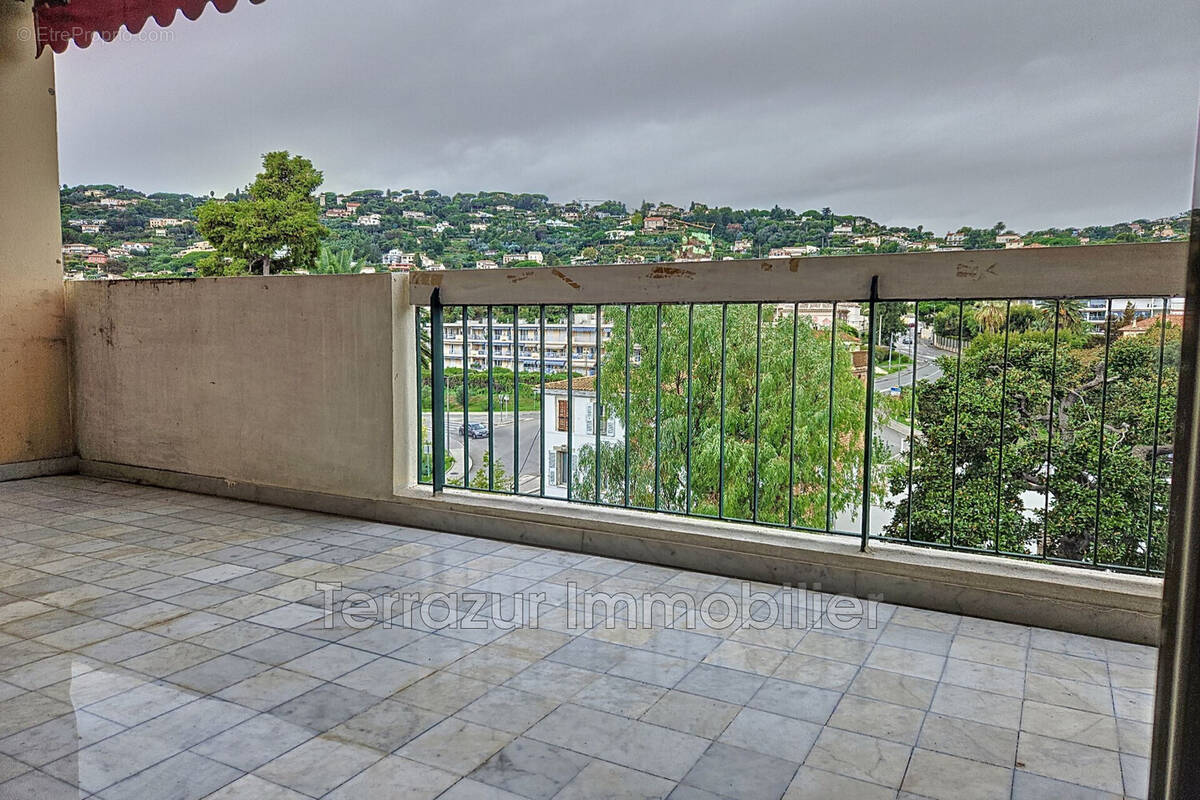 Appartement à VALLAURIS