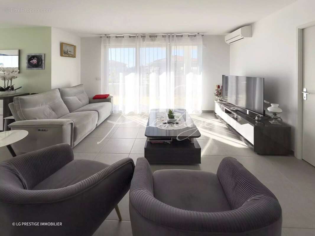 Appartement à MANDELIEU-LA-NAPOULE