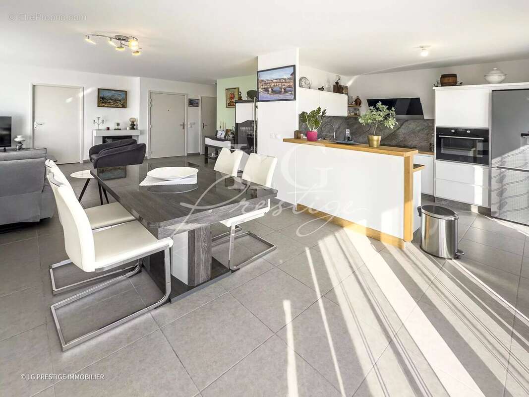 Appartement à MANDELIEU-LA-NAPOULE