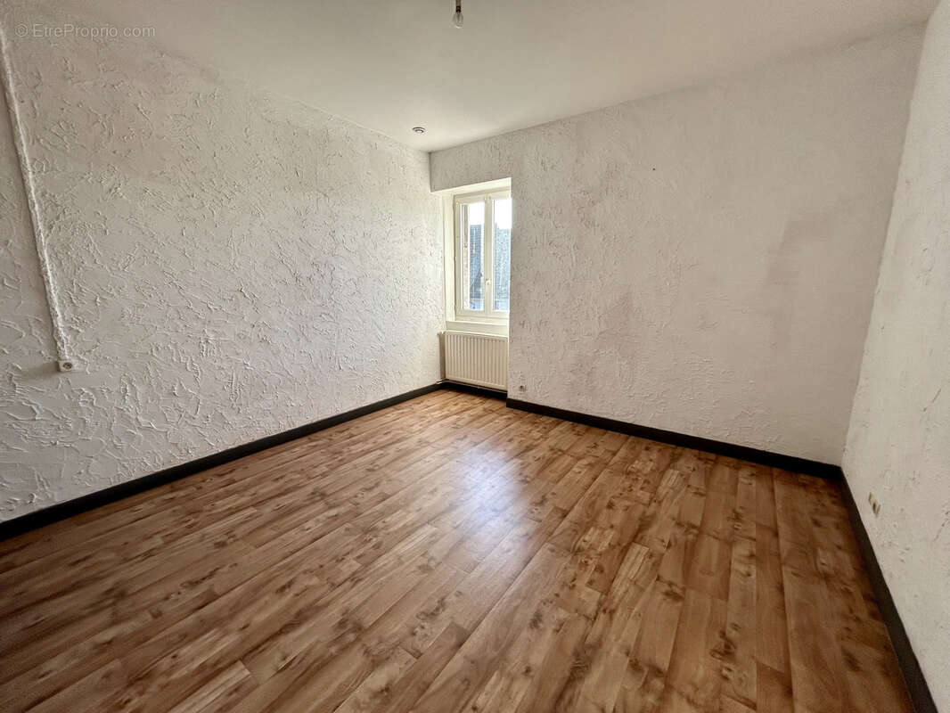 Appartement à LA BATIE-DIVISIN