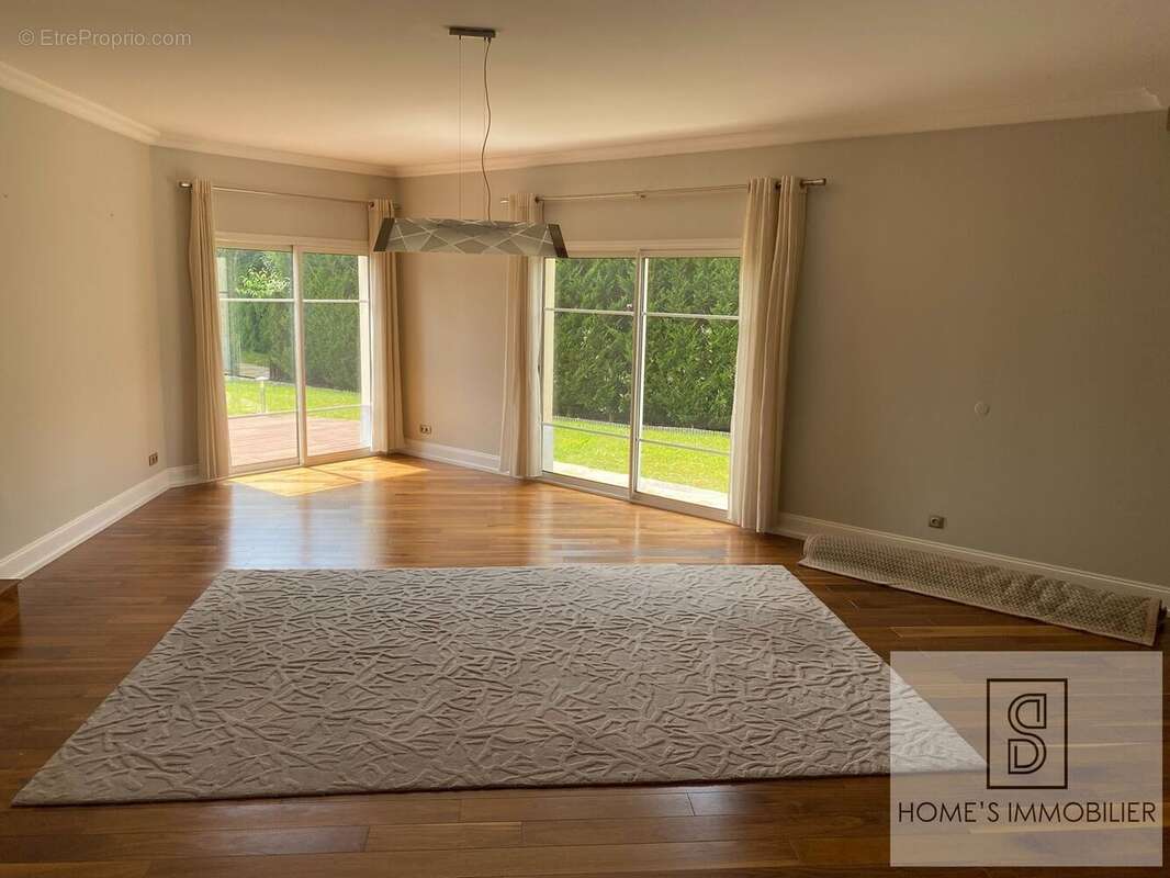 Maison à MAGNY-LE-HONGRE