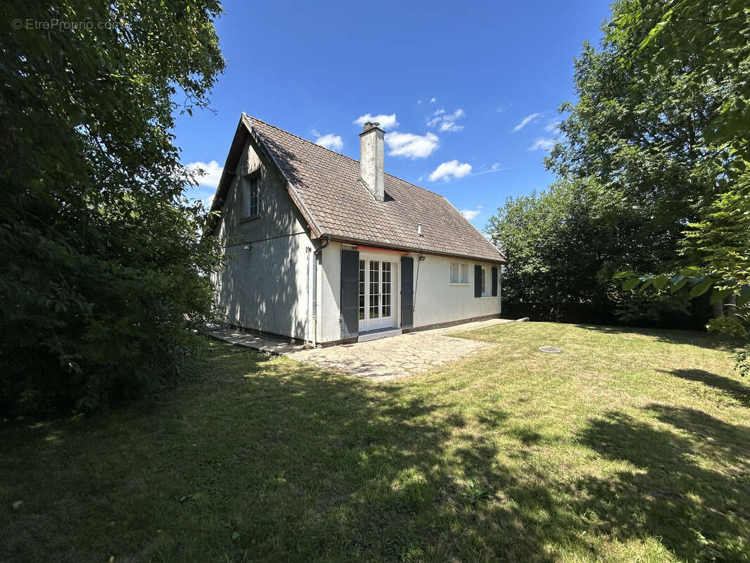 Maison à HORNOY-LE-BOURG
