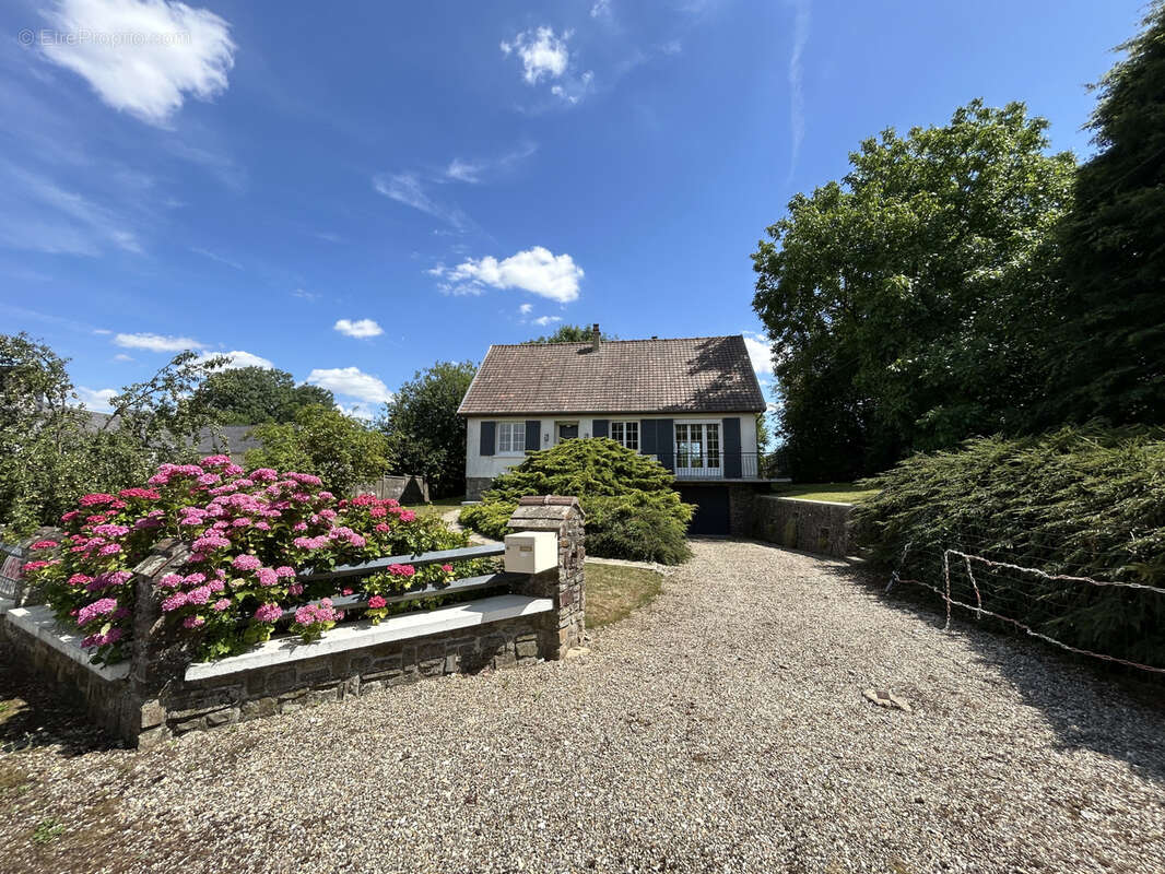 Maison à HORNOY-LE-BOURG