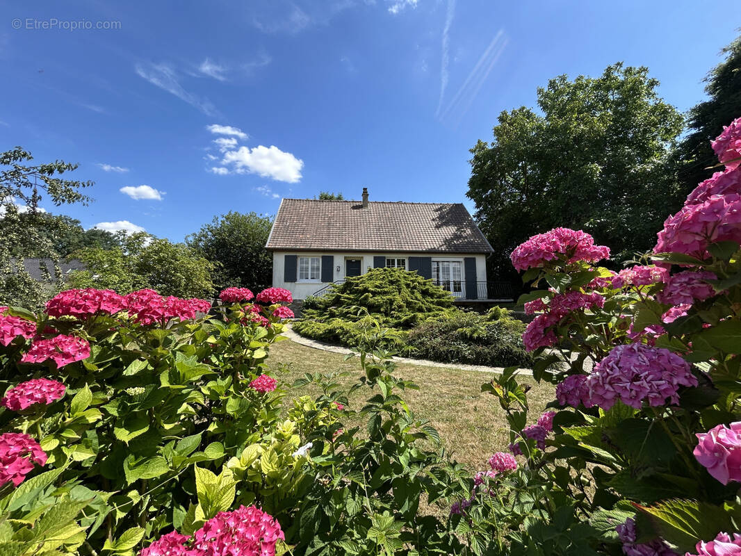 Maison à HORNOY-LE-BOURG