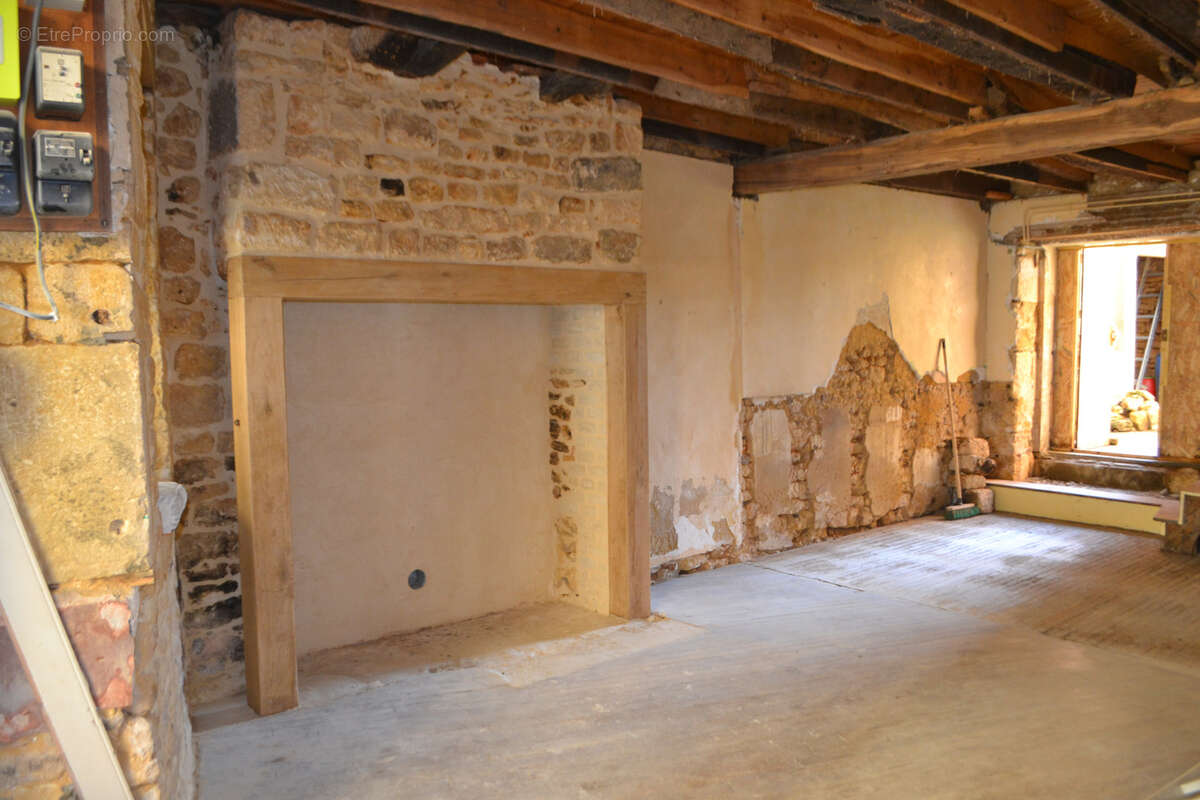 Maison à SALIGNAC-EYVIGUES