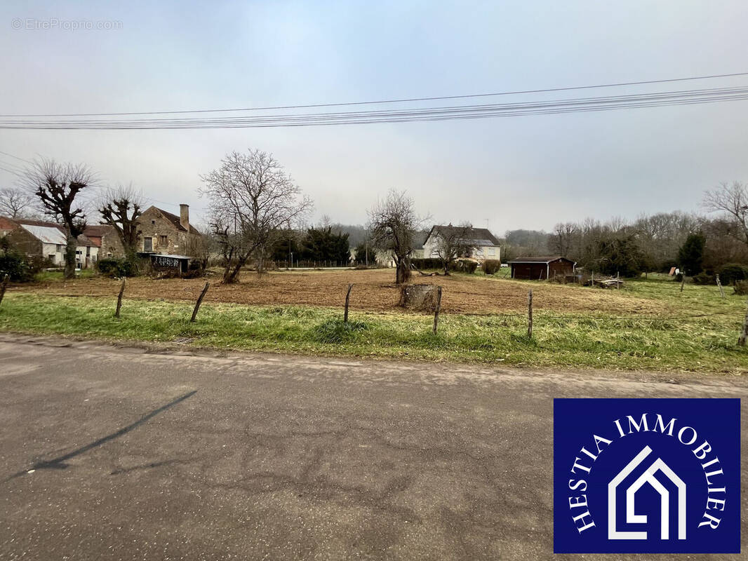 Terrain à CORROMBLES