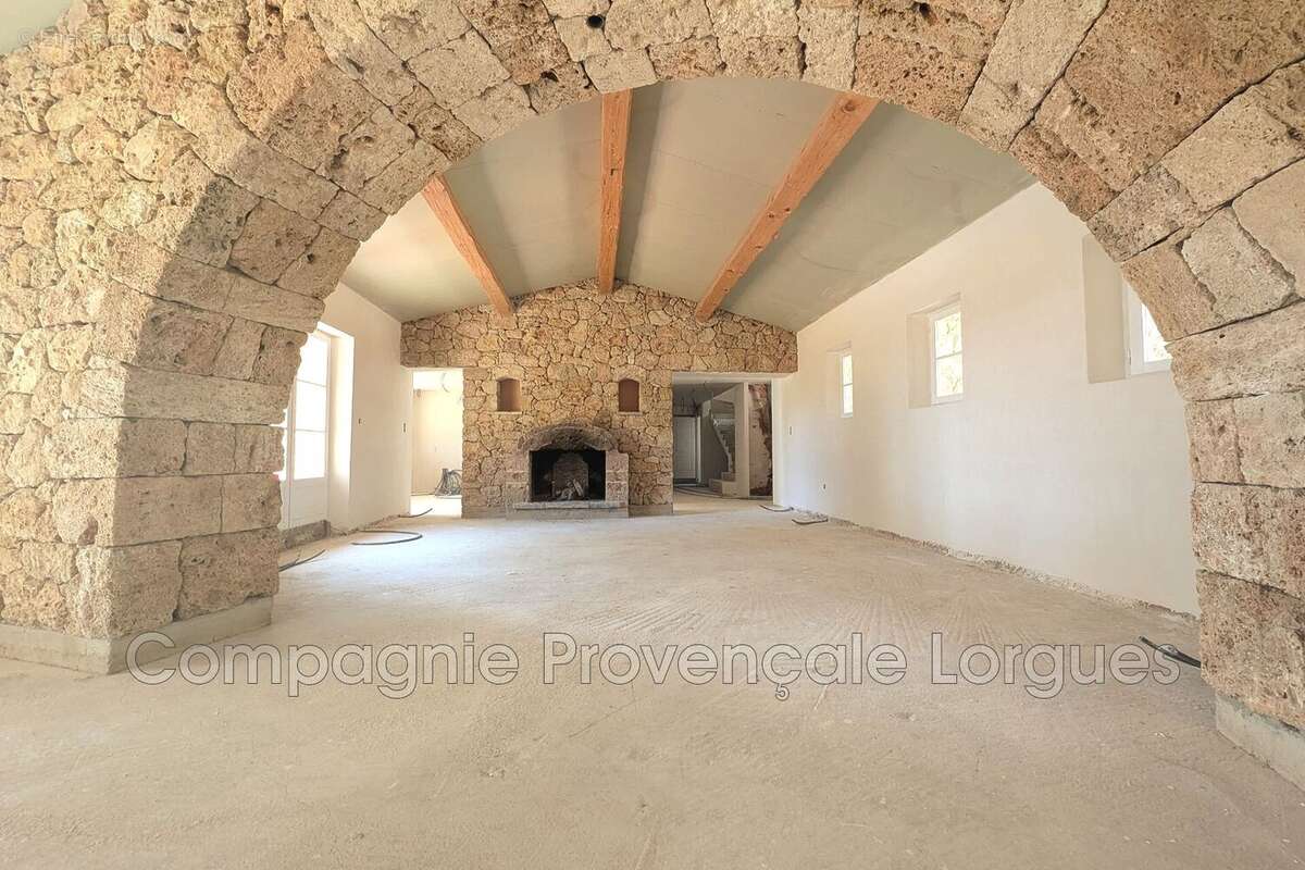 Maison à LORGUES