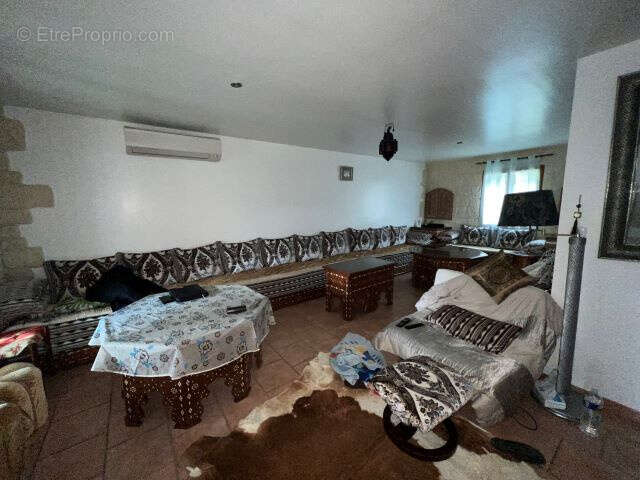 Maison à PEYROLLES-EN-PROVENCE