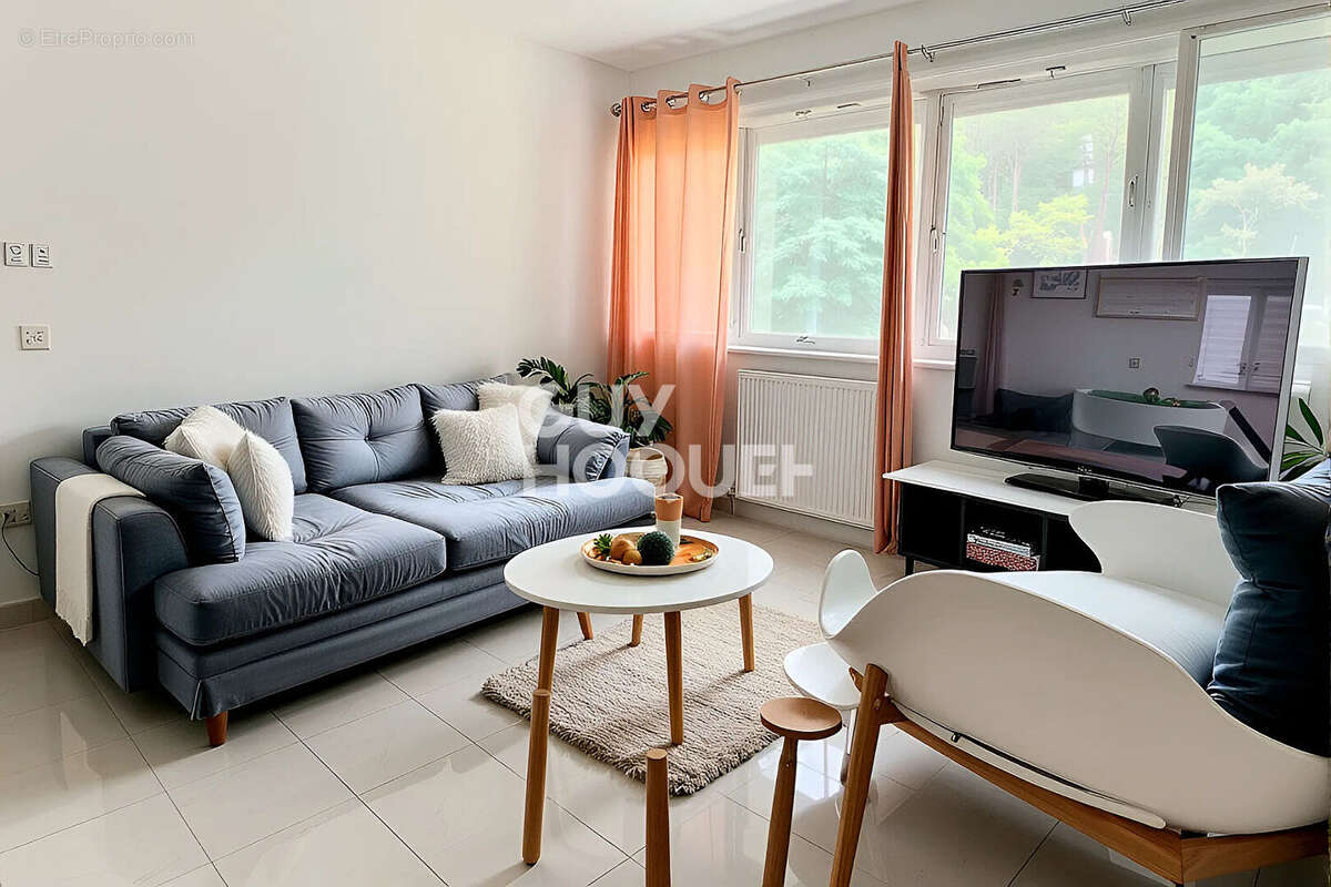 Appartement à REMIRE-MONTJOLY