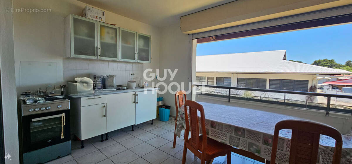 Appartement à REMIRE-MONTJOLY