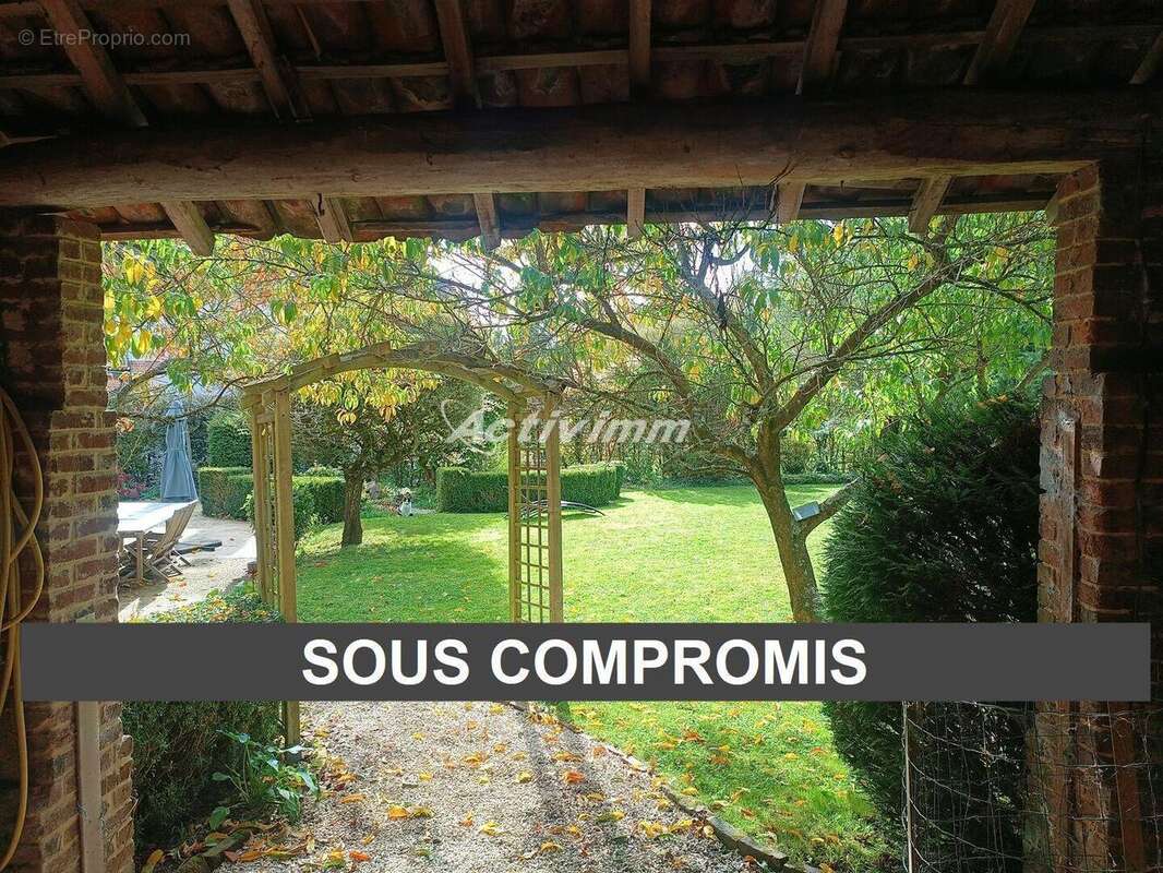 4245 28 - Maison à HESDIN