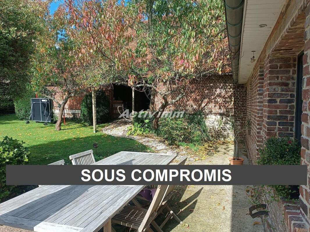 4245 32 - Maison à HESDIN