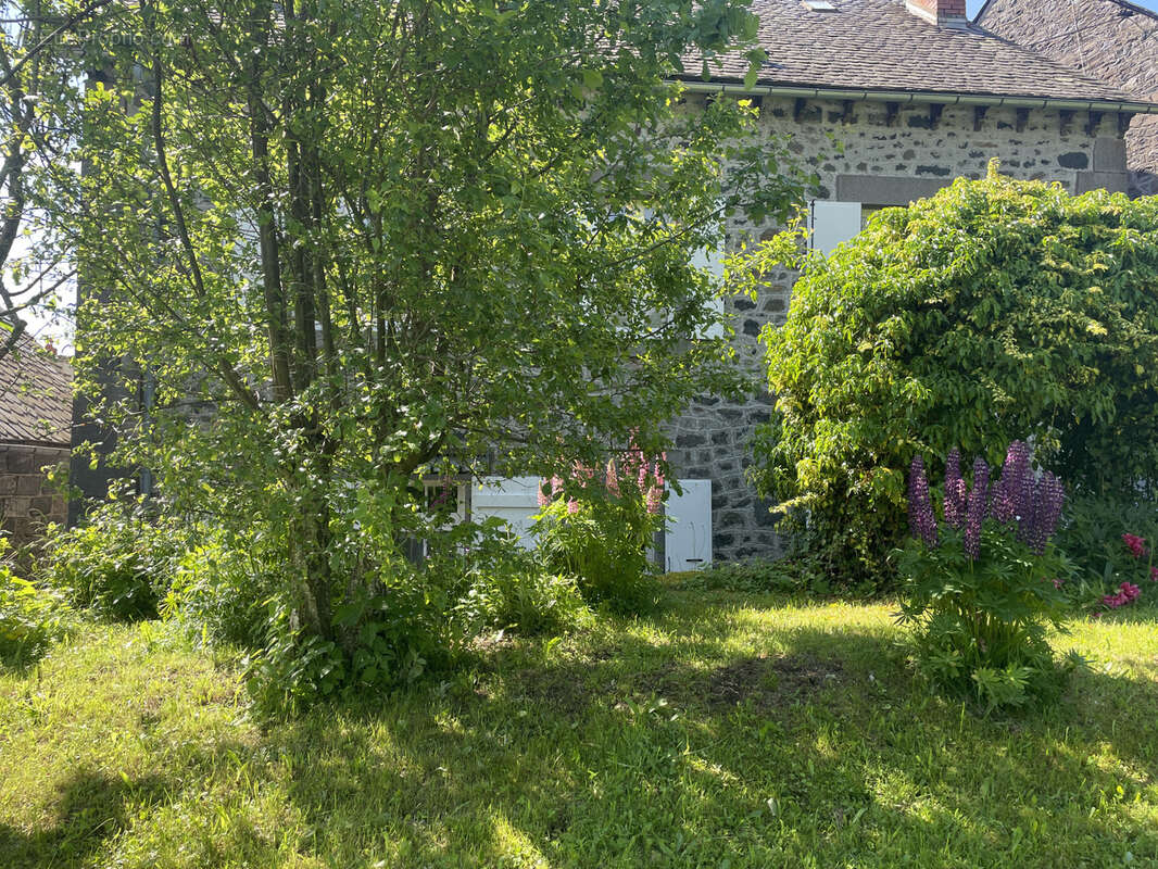 Maison à SAINT-FLOUR