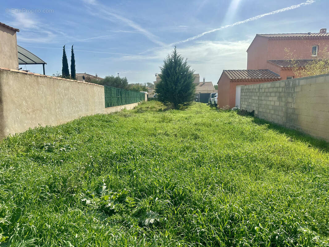 Terrain à LE THOLONET