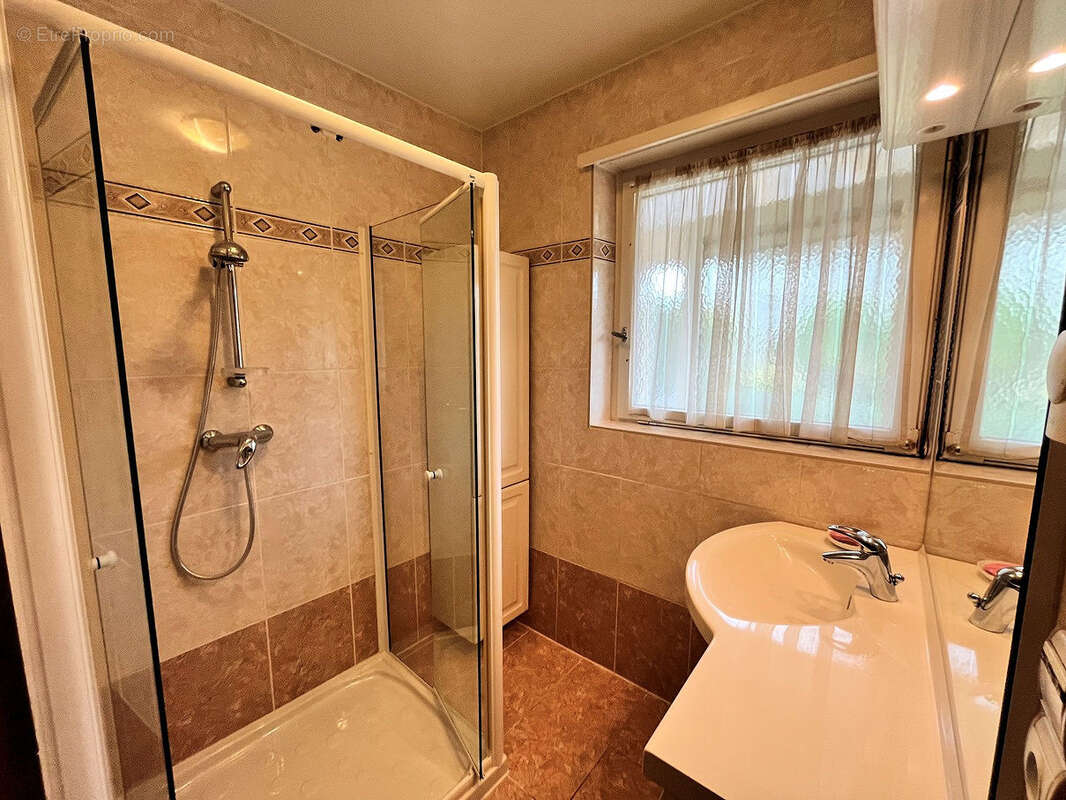 Maison à VILLAGE-NEUF