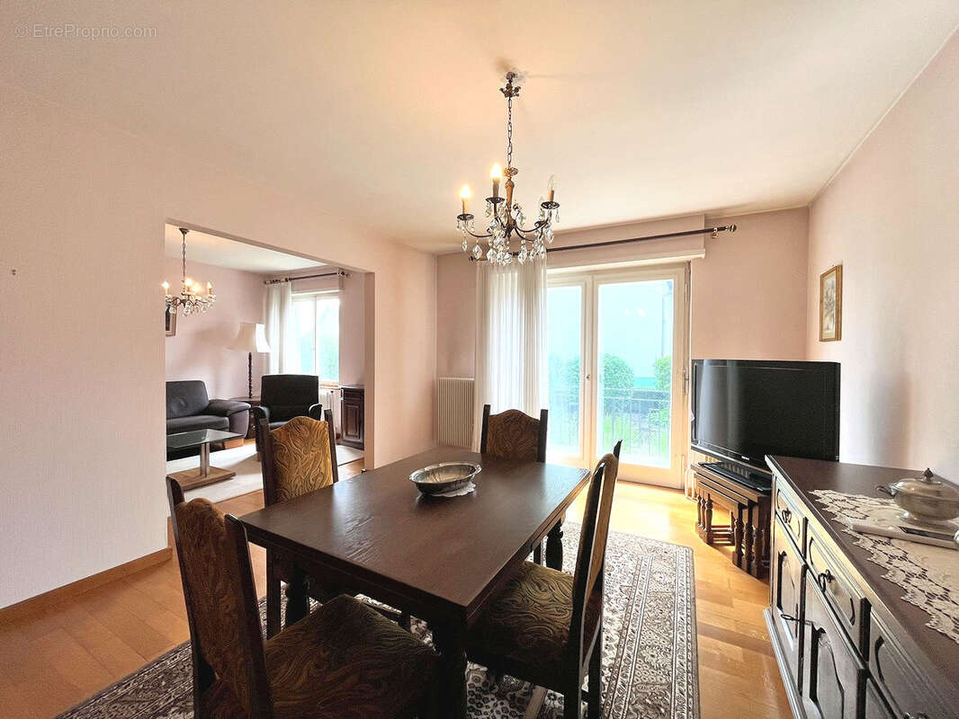 Maison à VILLAGE-NEUF