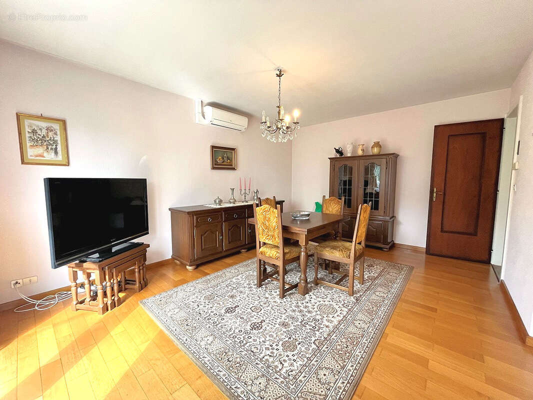 Maison à VILLAGE-NEUF