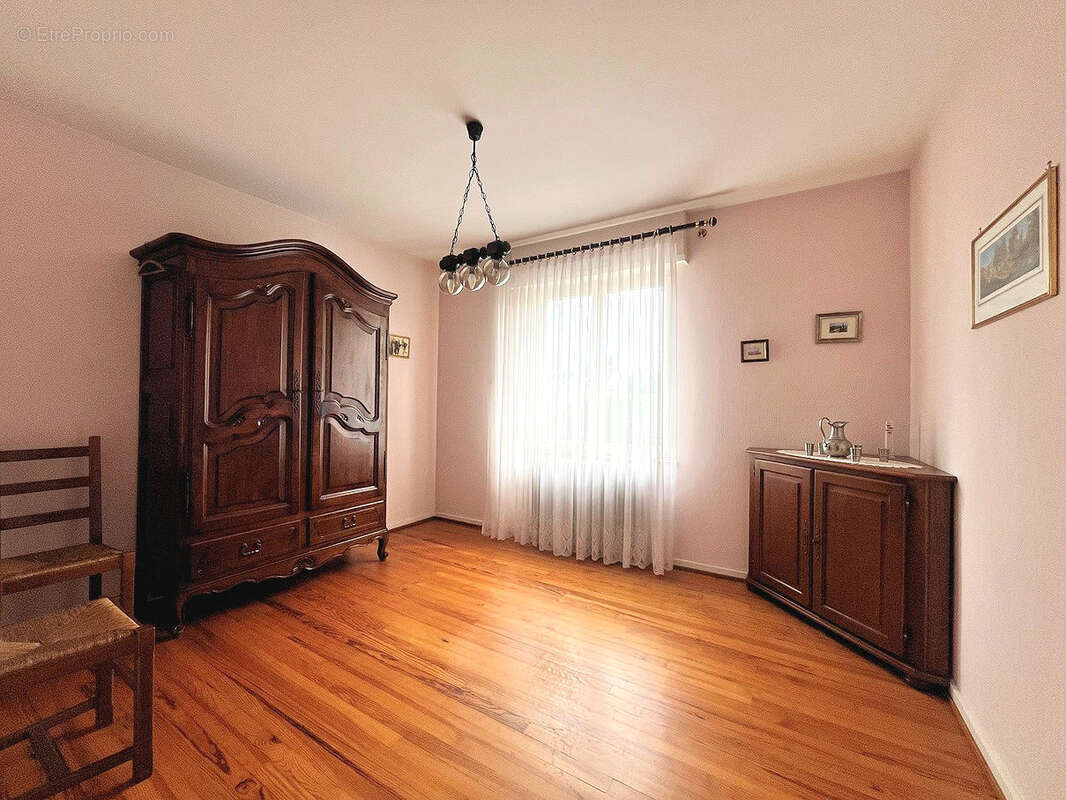 Maison à VILLAGE-NEUF