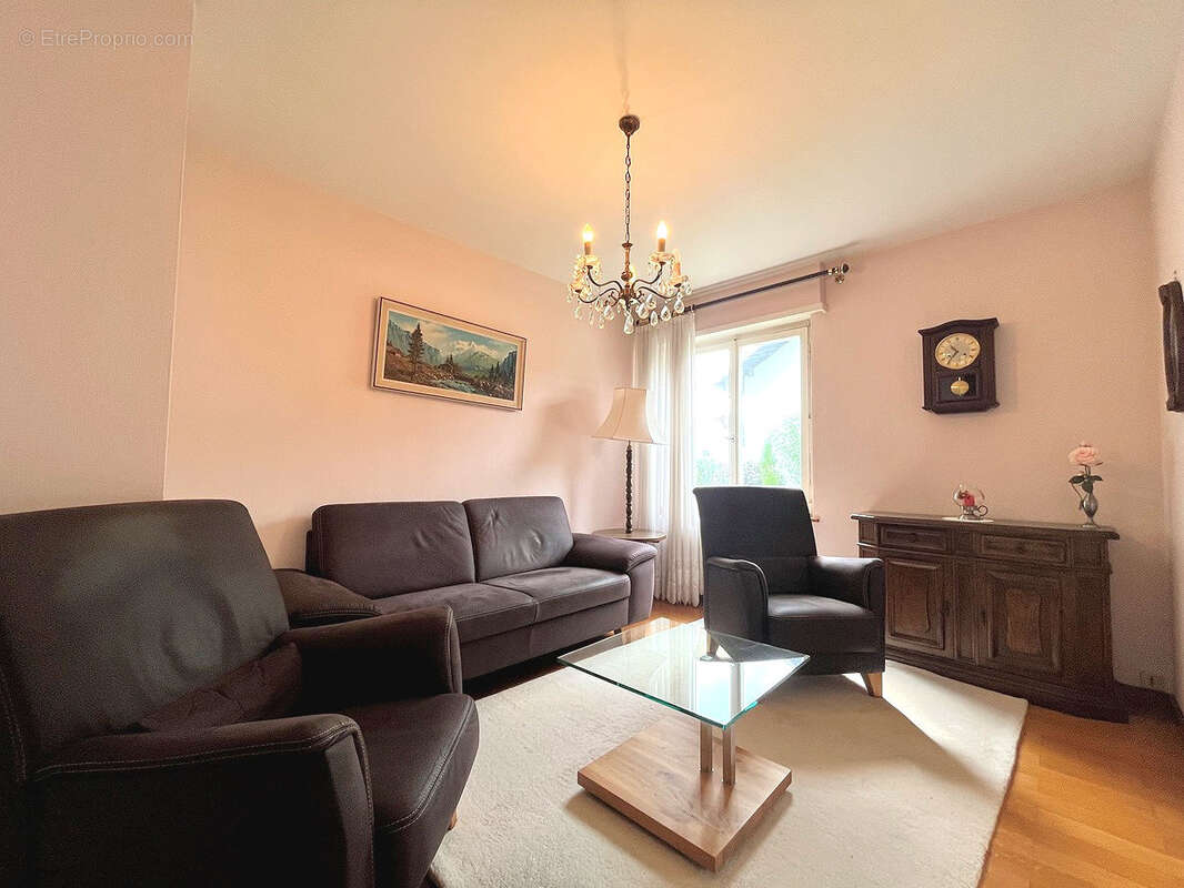 Maison à VILLAGE-NEUF